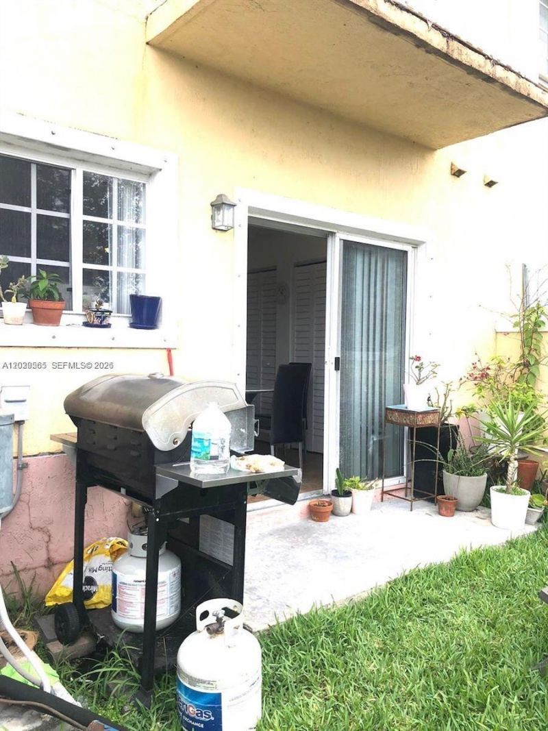 2036 NE 167th St, Unit 3-131, North Miami Beach, FL 33162 Photo