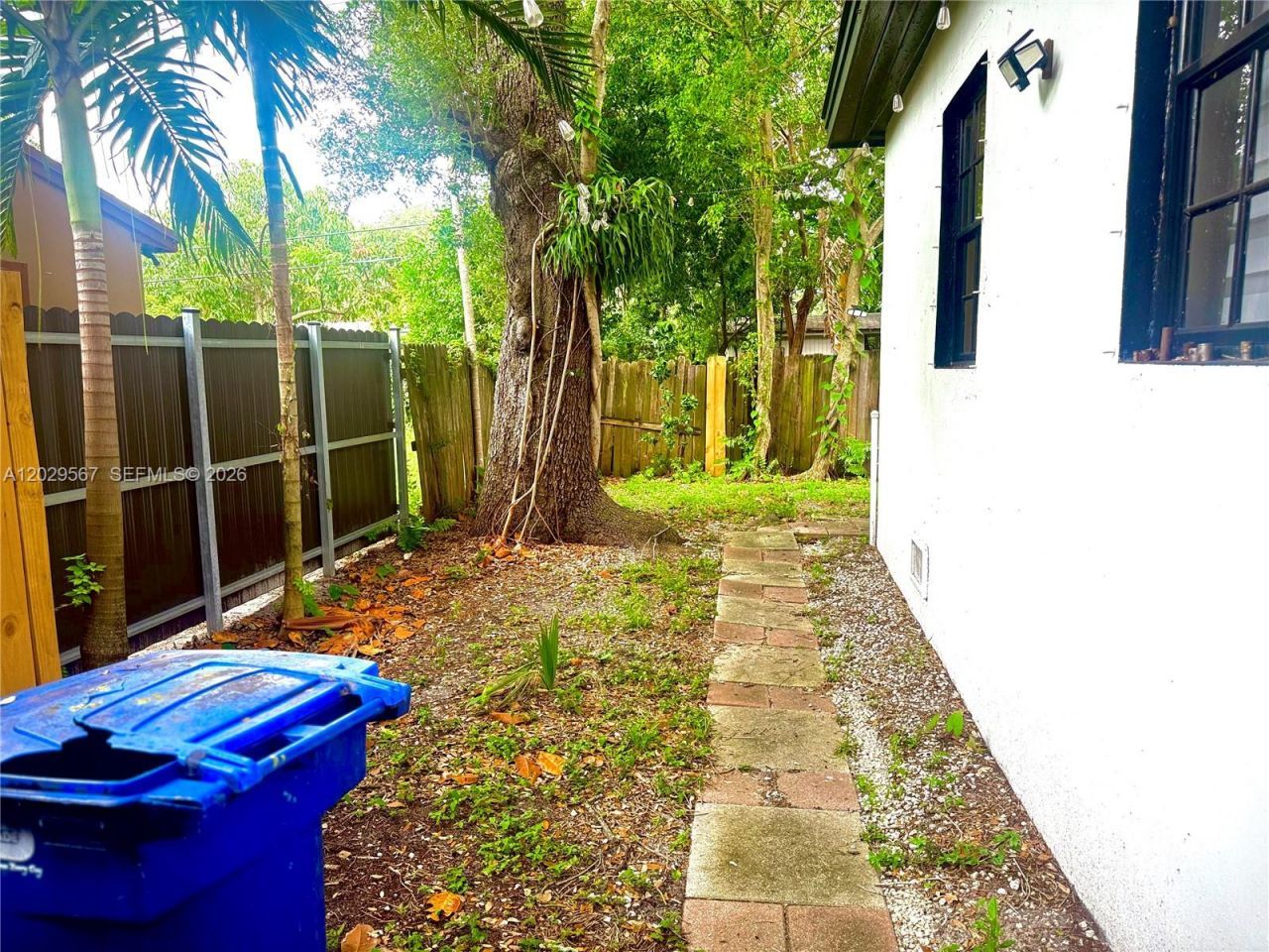620 NE 160th St, Unit BACK, Miami, FL 33162 Photo