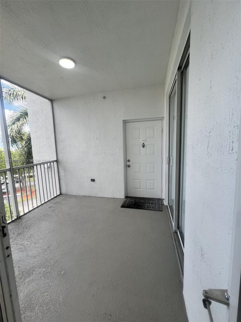 10750 NW 66th St , Unit 401, Doral, FL 33178 Photo
