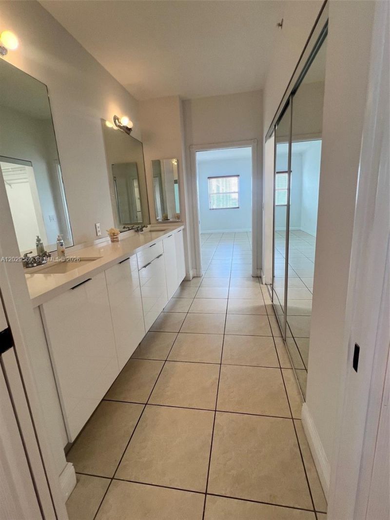 10750 NW 66th St , Unit 401, Doral, FL 33178 Photo