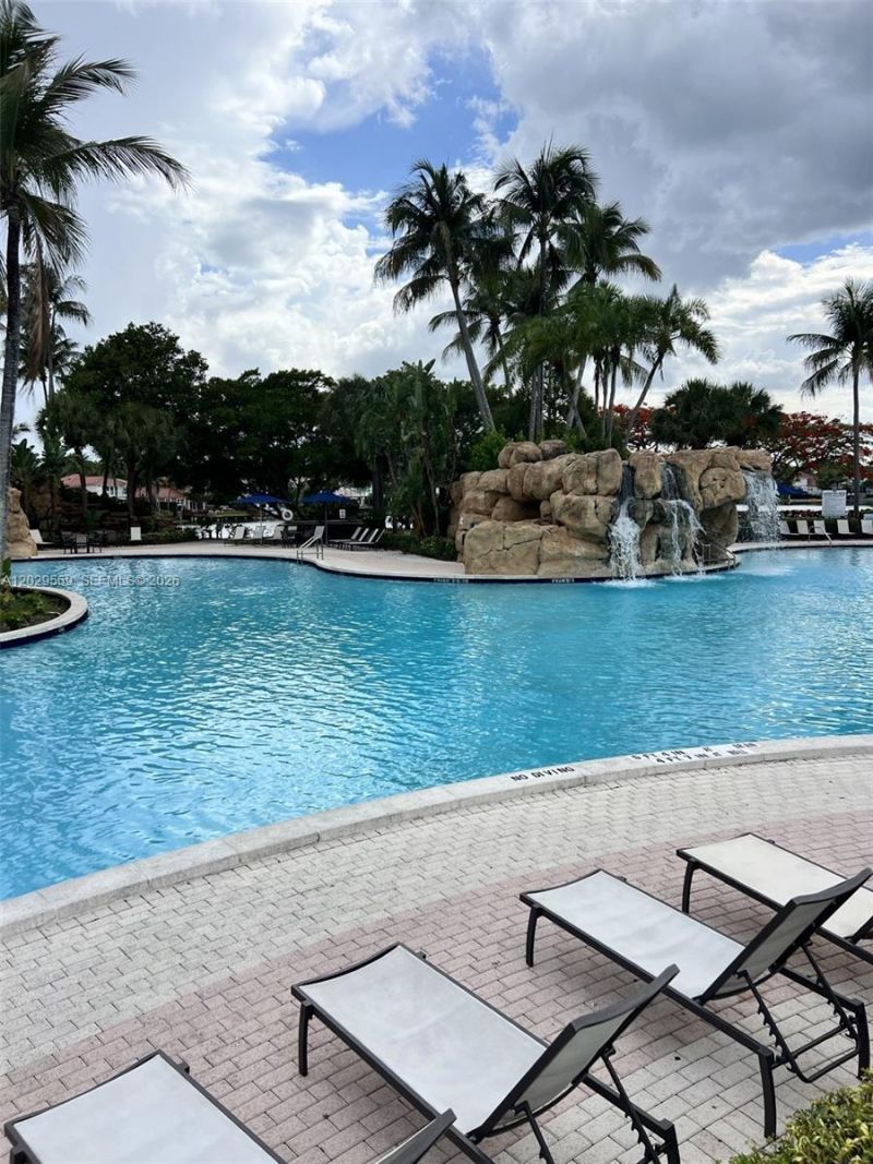 10750 NW 66th St , Unit 401, Doral, FL 33178 Photo