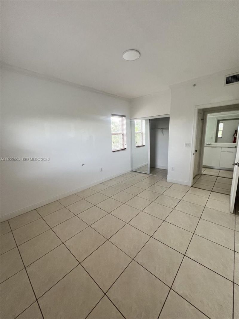 10750 NW 66th St , Unit 401, Doral, FL 33178 Photo