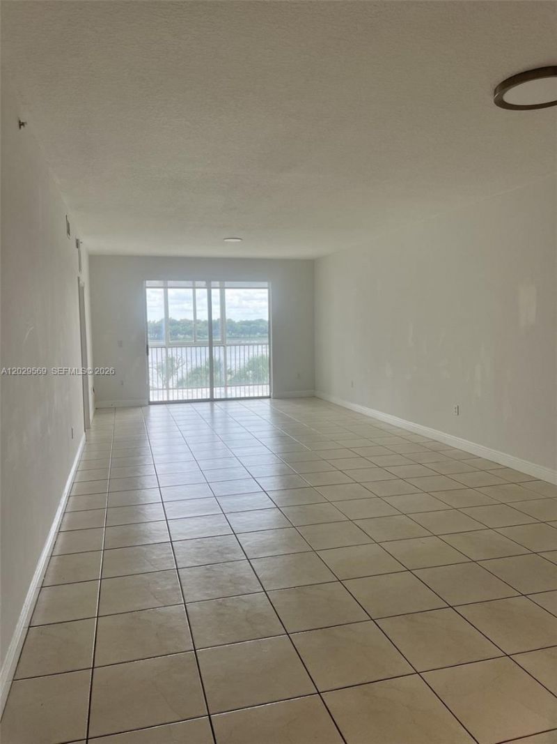 10750 NW 66th St , Unit 401, Doral, FL 33178 Photo