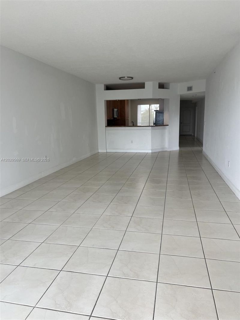 10750 NW 66th St , Unit 401, Doral, FL 33178 Photo