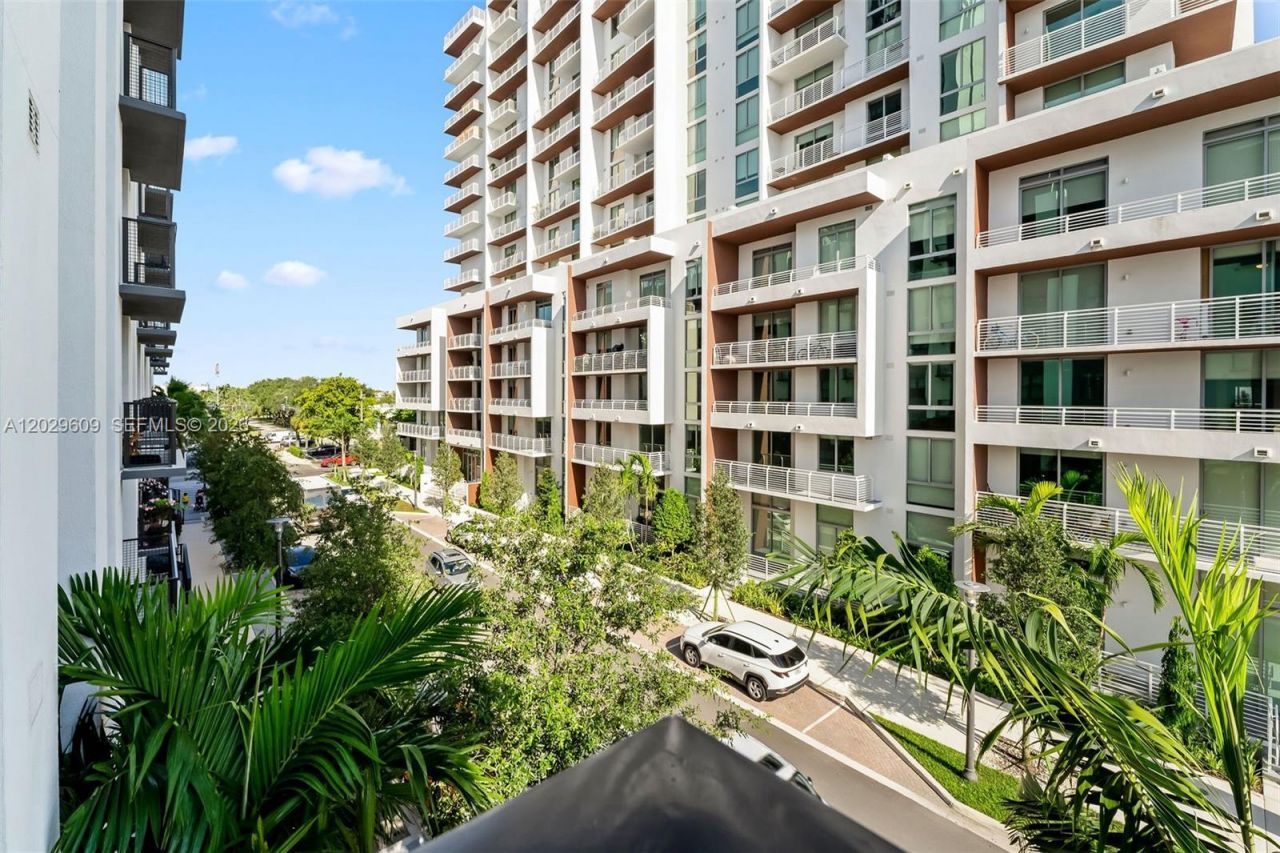 555 NE 8th St , Unit 0506, Fort Lauderdale, FL 33304 Photo