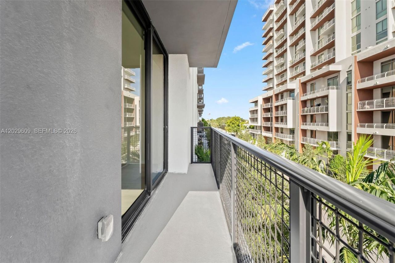 555 NE 8th St , Unit 0506, Fort Lauderdale, FL 33304 Photo