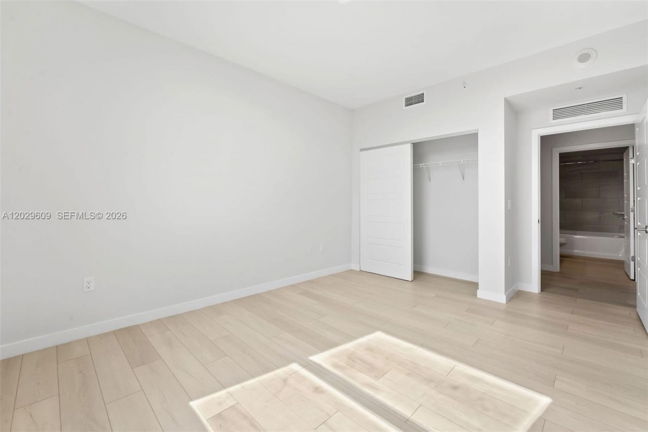 555 NE 8th St , Unit 0506, Fort Lauderdale, FL 33304 Photo