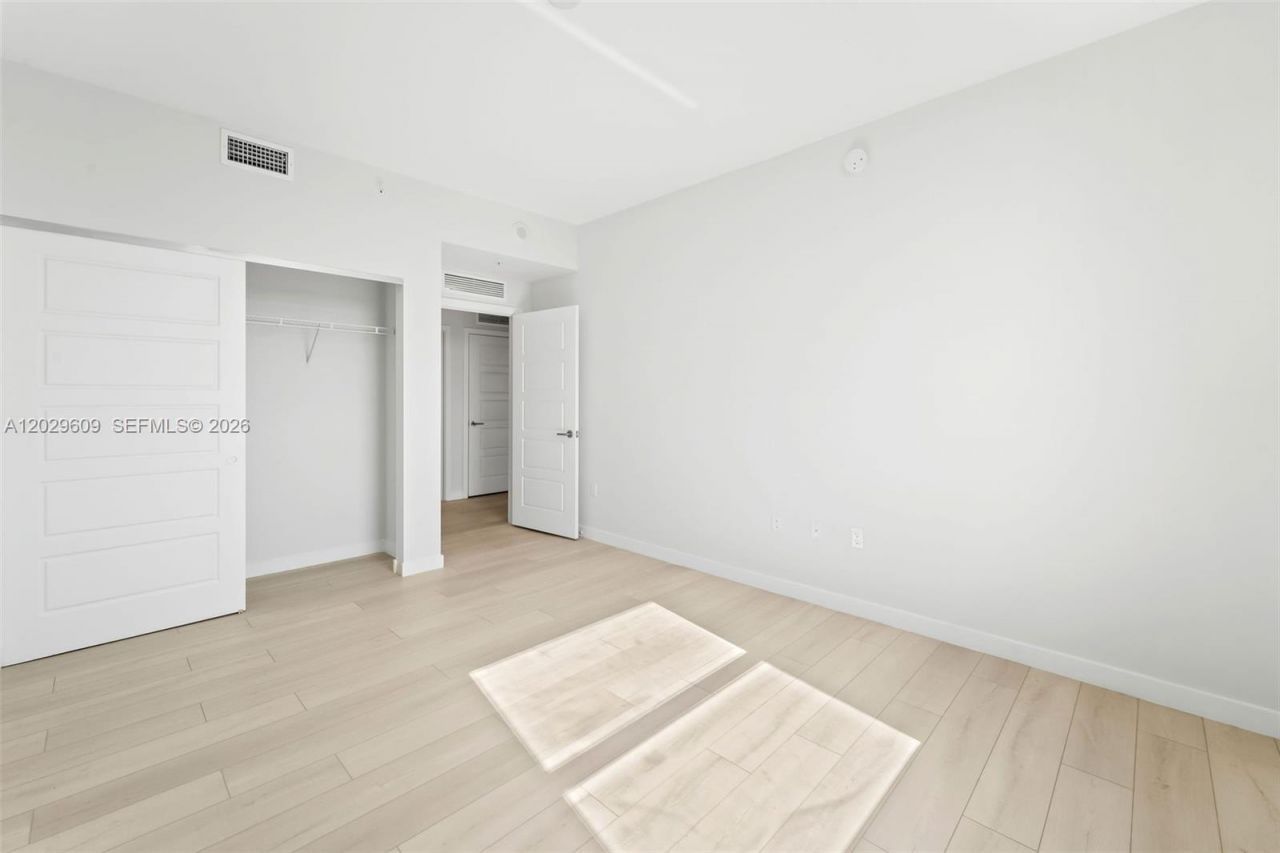 555 NE 8th St , Unit 0506, Fort Lauderdale, FL 33304 Photo