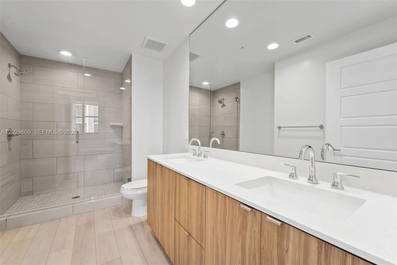 555 NE 8th St , Unit 0506, Fort Lauderdale, FL 33304 Photo