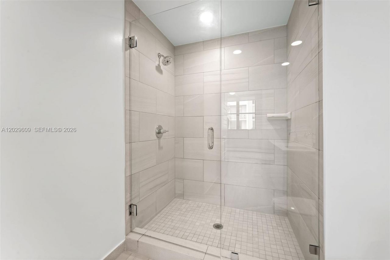 555 NE 8th St , Unit 0506, Fort Lauderdale, FL 33304 Photo