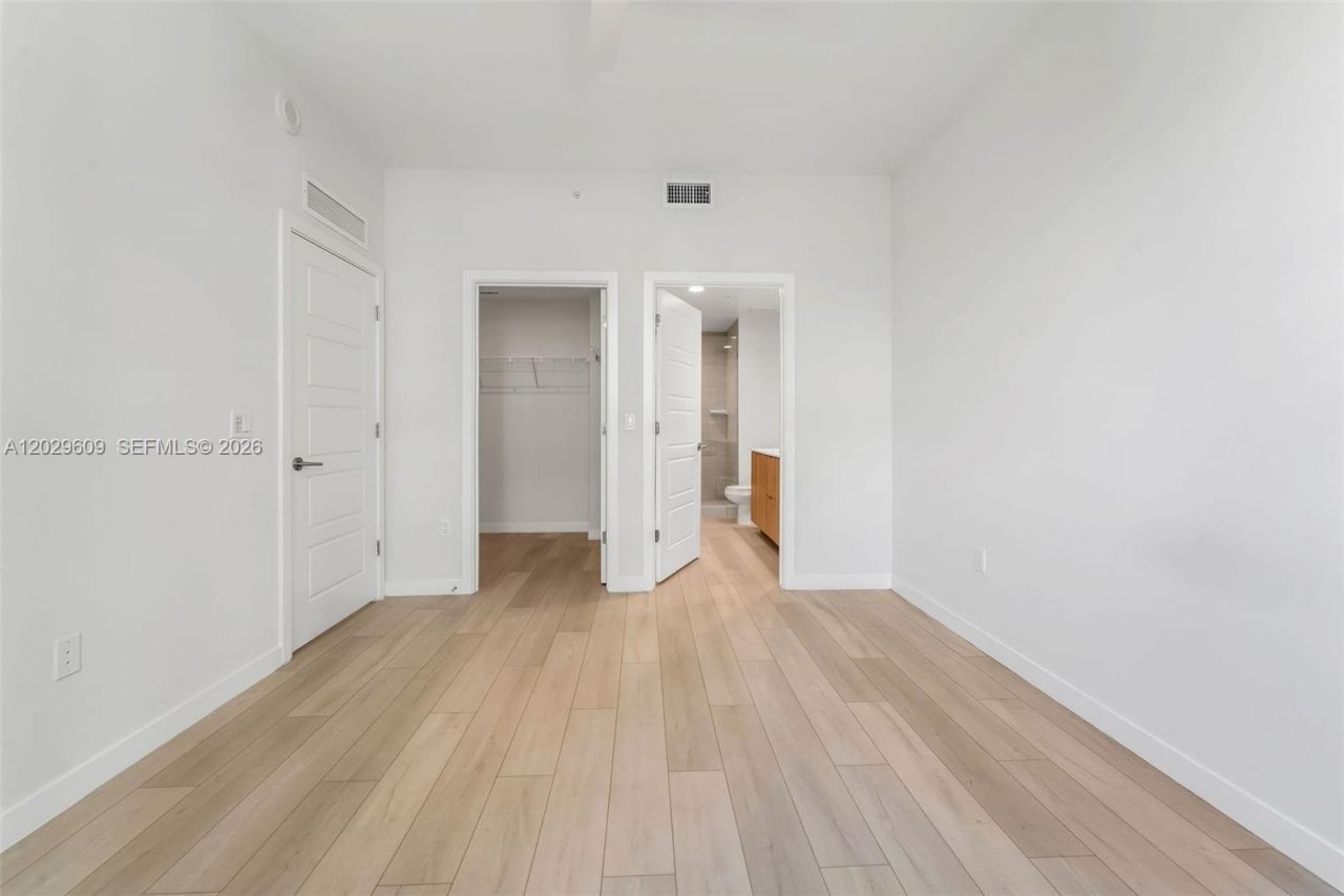 555 NE 8th St , Unit 0506, Fort Lauderdale, FL 33304 Photo