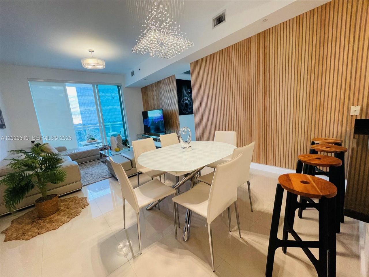 950 Brickell Bay Dr, Unit 4400, Miami, FL 33131 Photo
