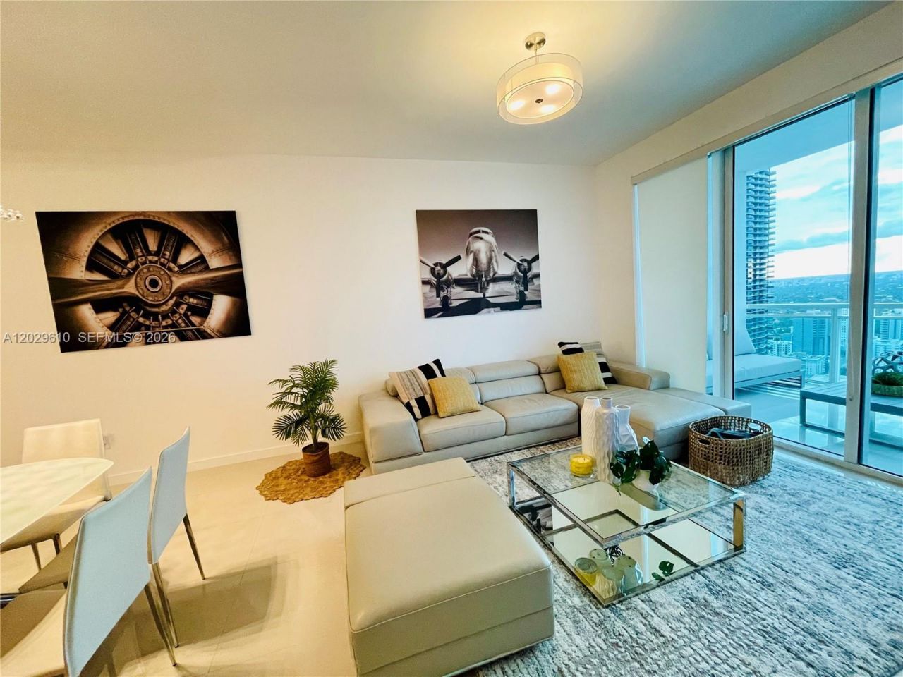 950 Brickell Bay Dr, Unit 4400, Miami, FL 33131 Photo