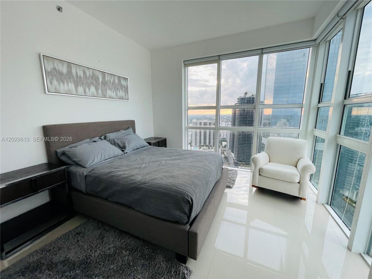 950 Brickell Bay Dr, Unit 4400, Miami, FL 33131 Photo