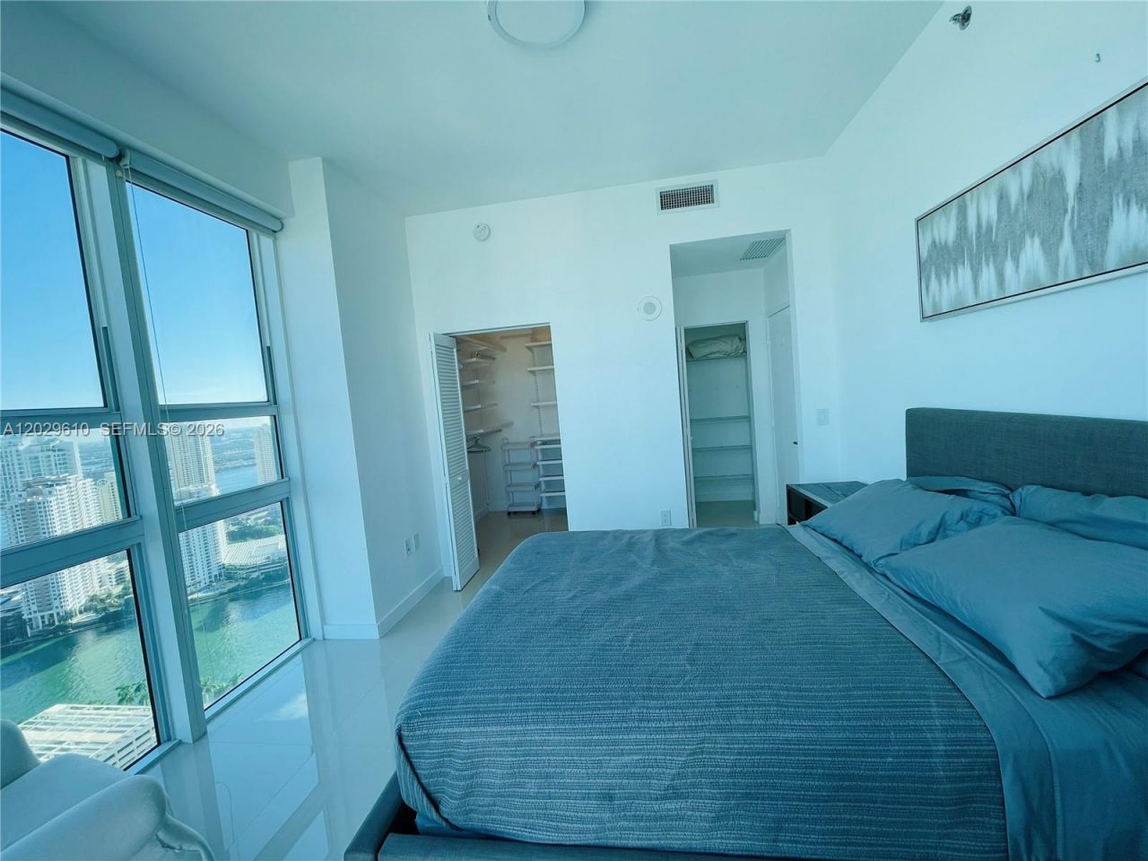950 Brickell Bay Dr, Unit 4400, Miami, FL 33131 Photo