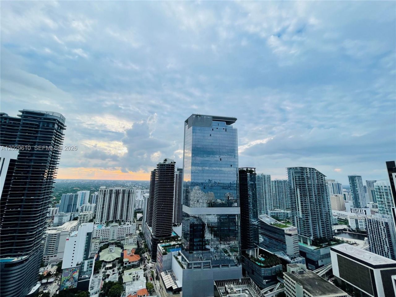 950 Brickell Bay Dr, Unit 4400, Miami, FL 33131 Photo