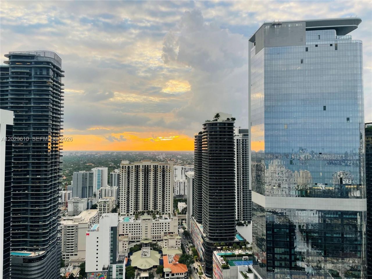 950 Brickell Bay Dr, Unit 4400, Miami, FL 33131 Photo