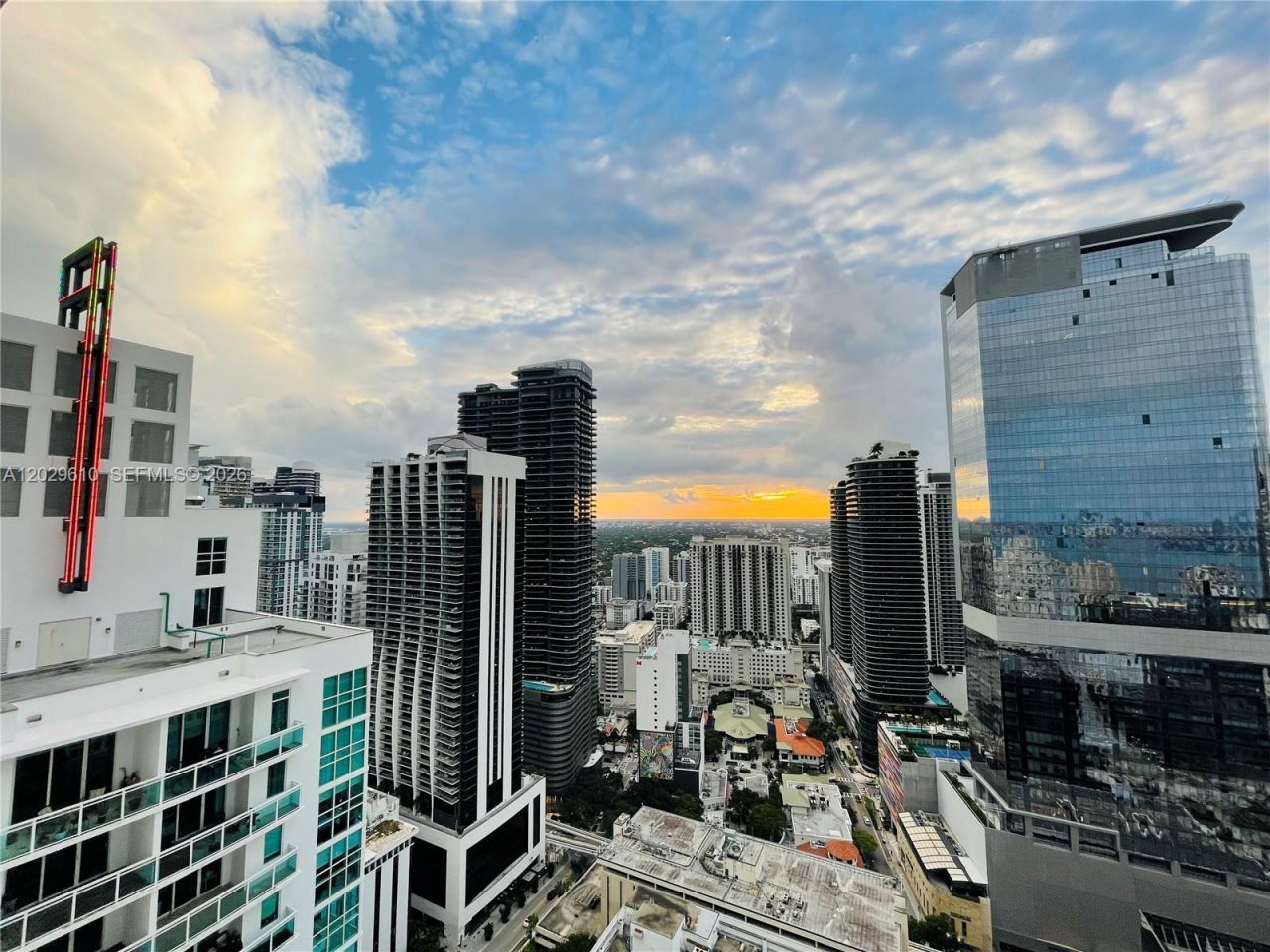 950 Brickell Bay Dr, Unit 4400, Miami, FL 33131 Photo