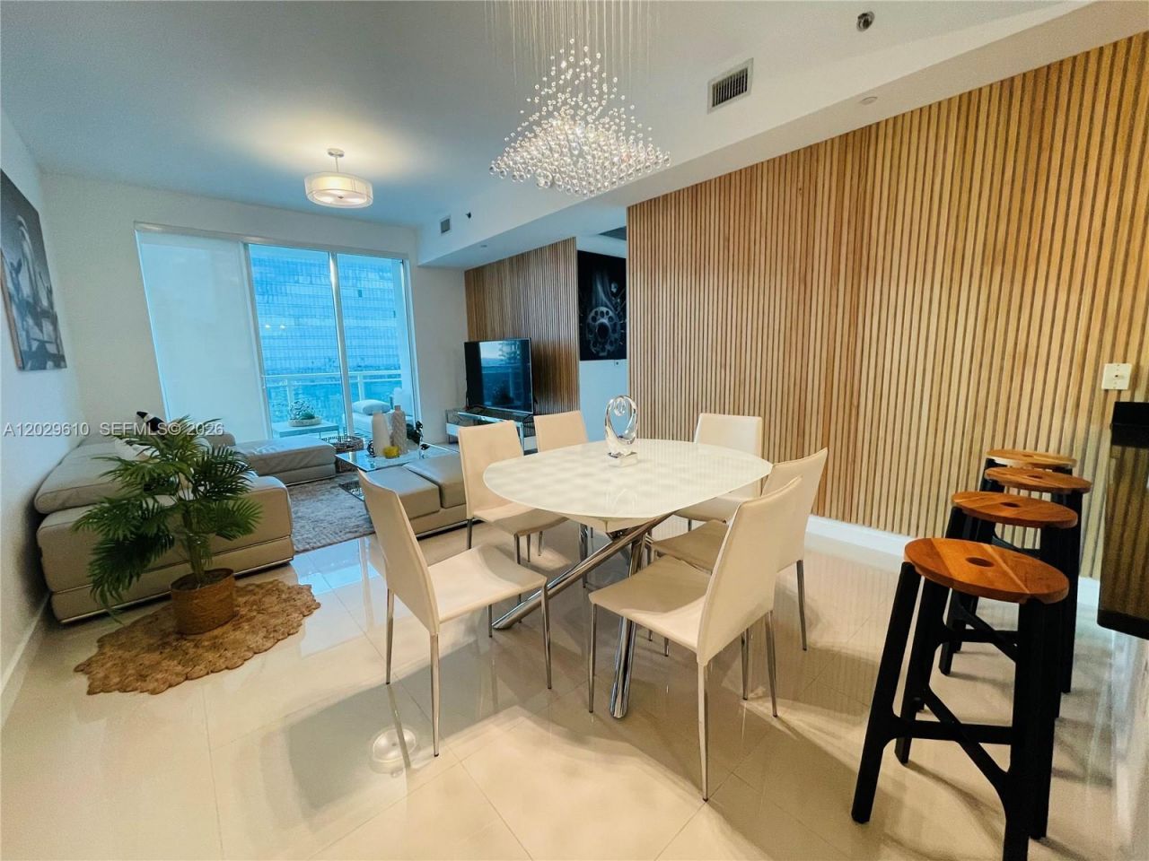 950 Brickell Bay Dr, Unit 4400, Miami, FL 33131 Photo