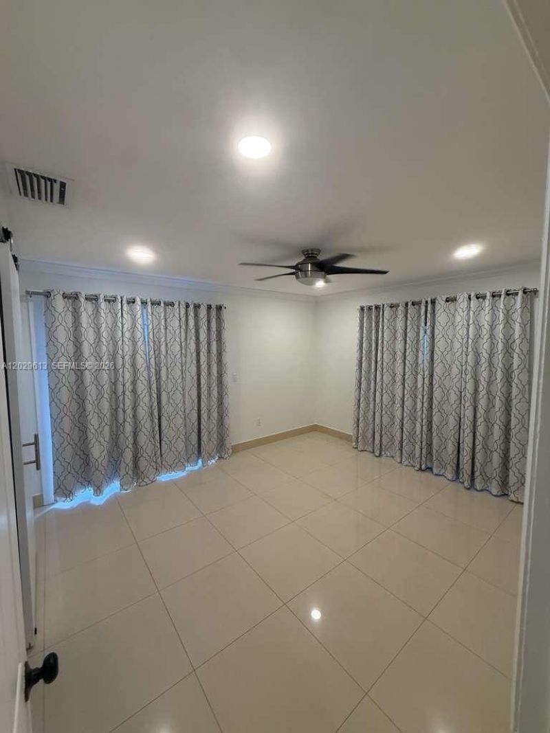 824 SW 12 Place, Fort Lauderdale, FL 33315 Photo