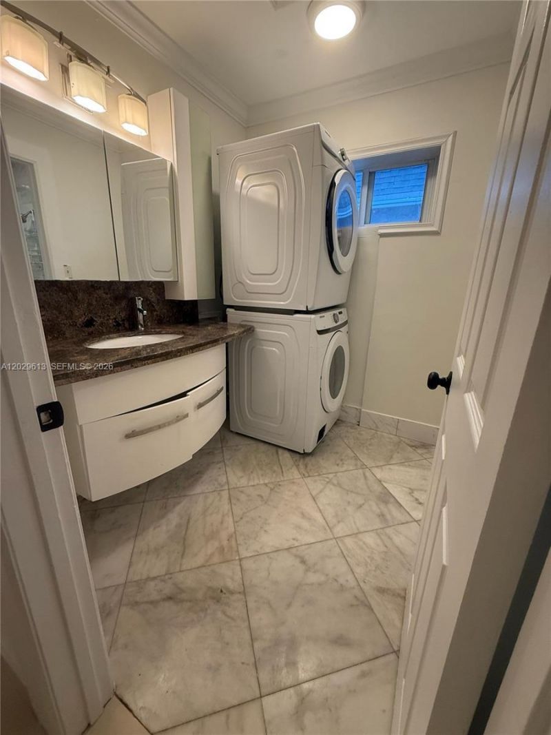 824 SW 12 Place, Fort Lauderdale, FL 33315 Photo