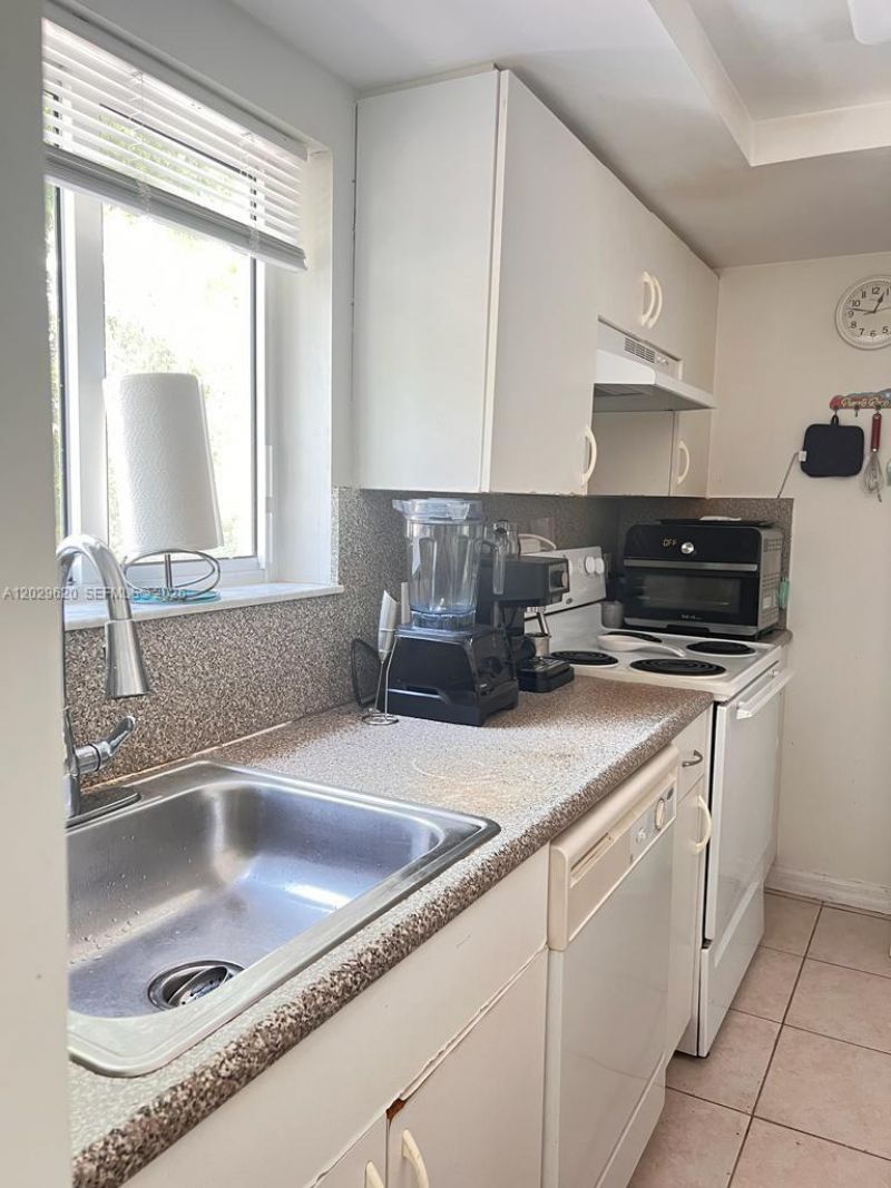 2475 NW 16 Street Road, Unit 215, Miami, FL 33125 Photo
