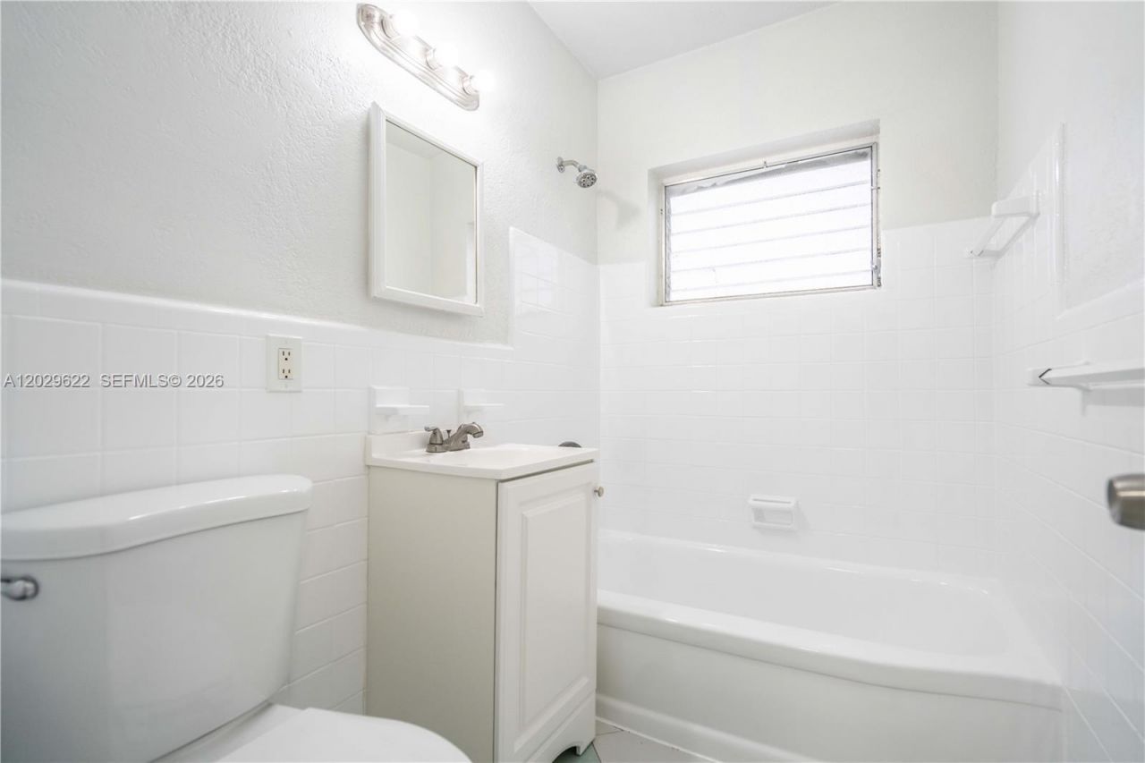 7640 Carlyle Ave, Unit 9B, Miami Beach, FL 33141 Photo
