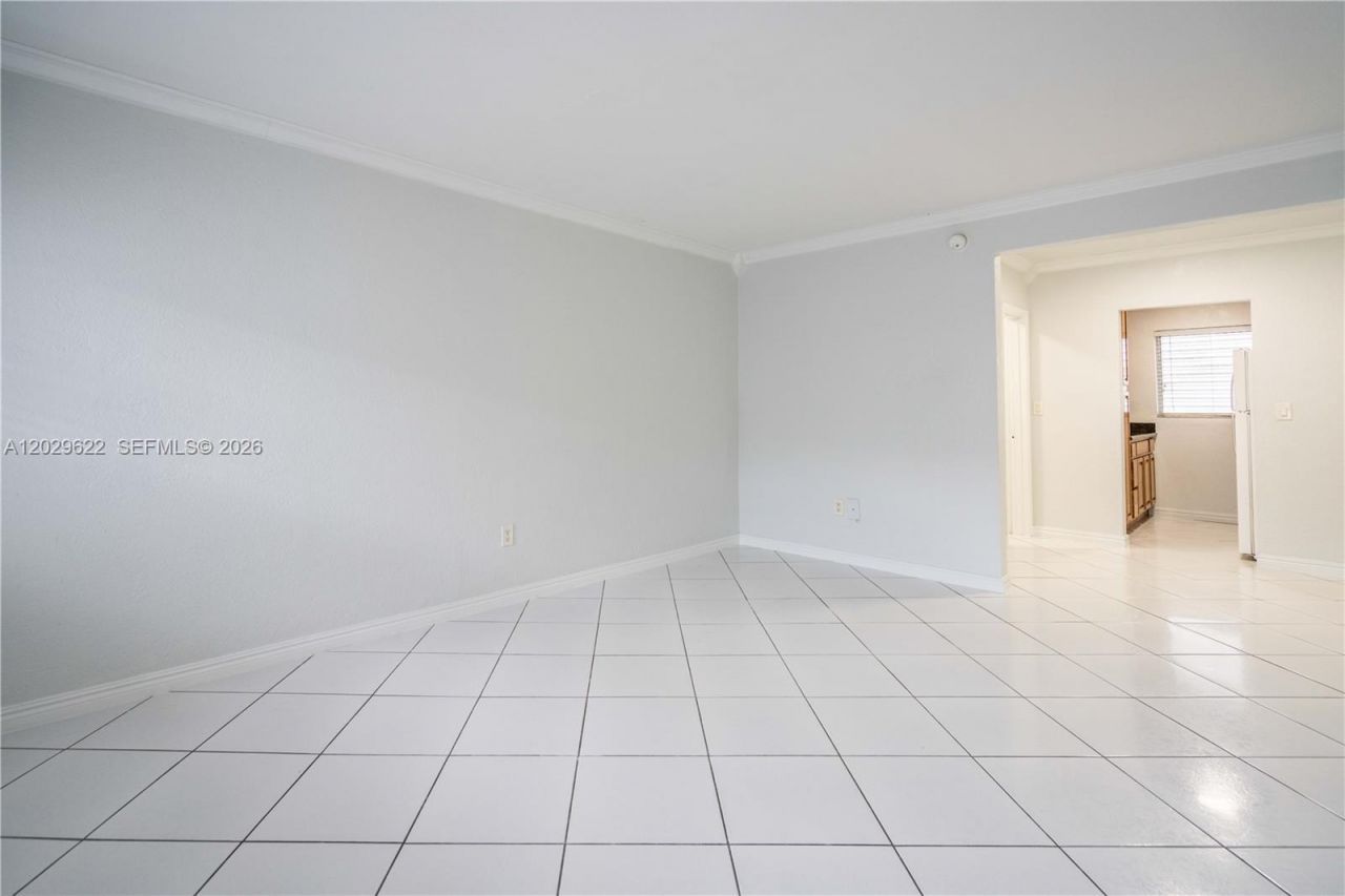 7640 Carlyle Ave, Unit 9B, Miami Beach, FL 33141 Photo