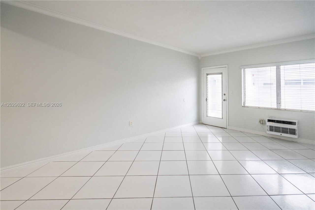 7640 Carlyle Ave, Unit 9B, Miami Beach, FL 33141 Photo