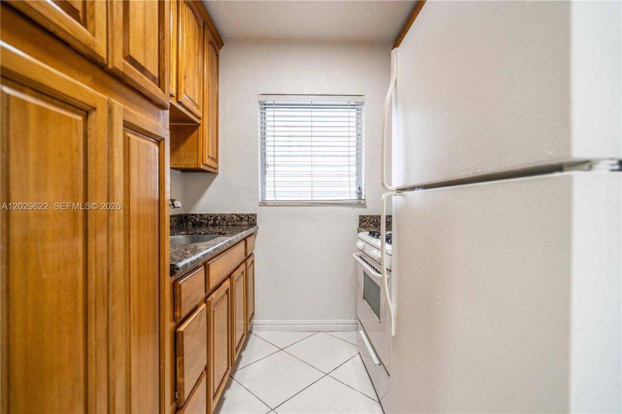 7640 Carlyle Ave, Unit 9B, Miami Beach, FL 33141 Photo