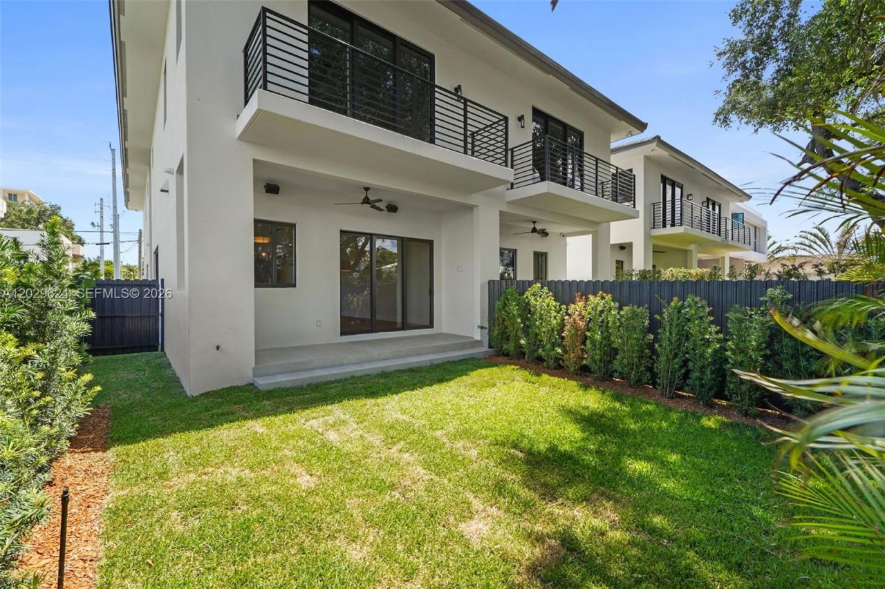 2735 SW 23rd Ter , Miami, FL 33145 Photo