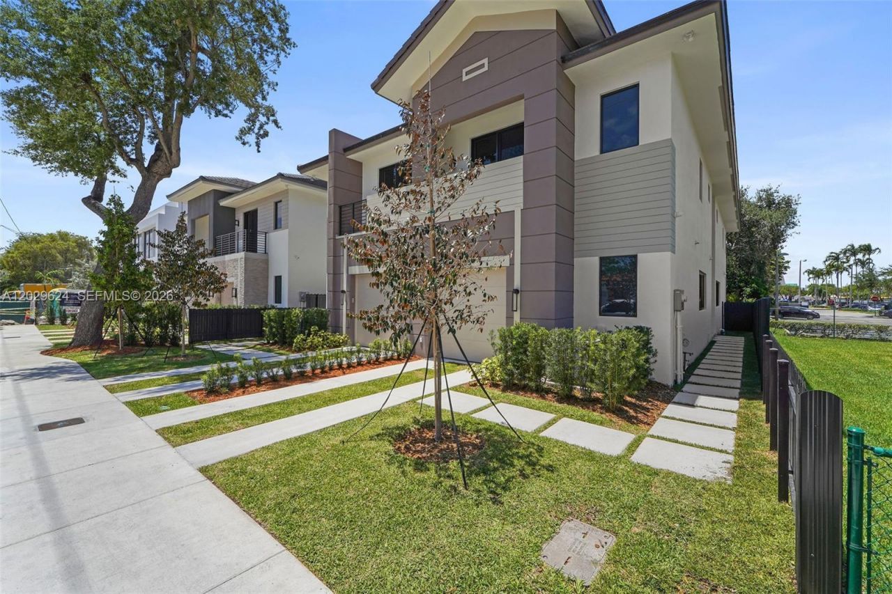2735 SW 23rd Ter , Miami, FL 33145 Photo