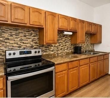 1020 NW 143rd St , Unit Front, Miami, FL 33168 Main Photo