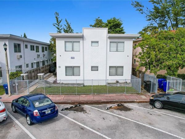 855 80th St, Unit 4, Miami Beach, FL 33141