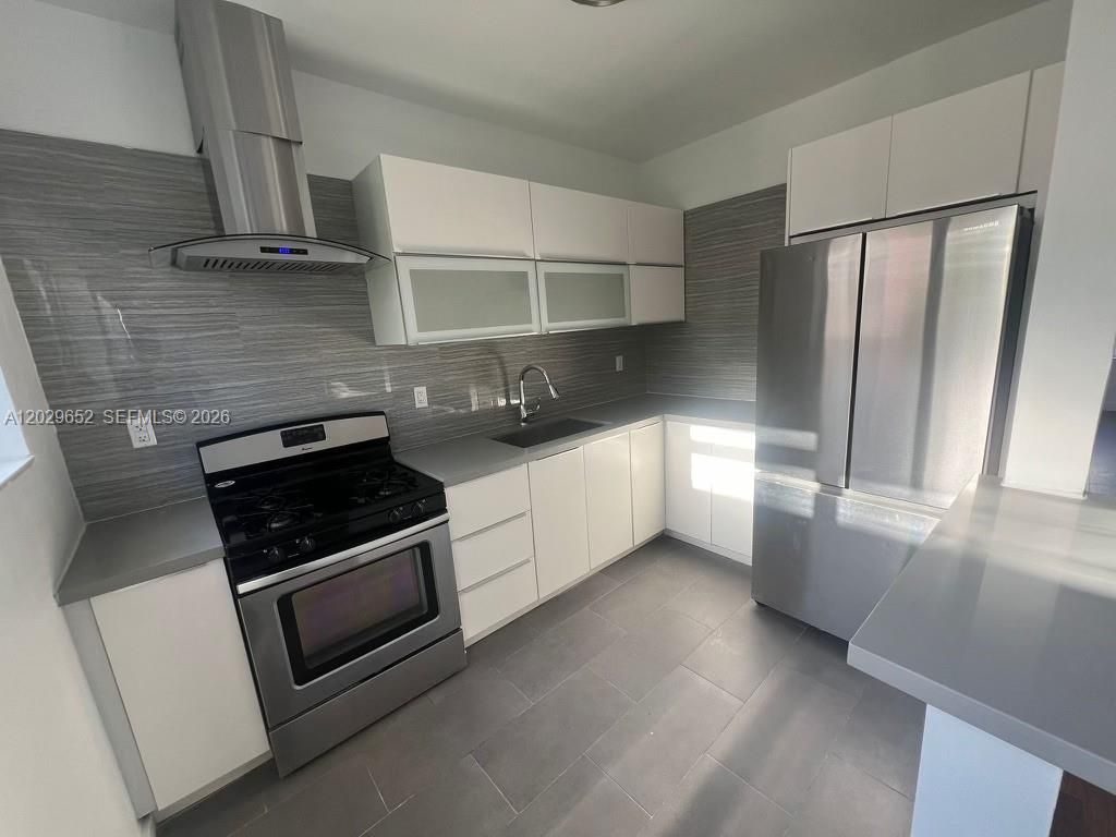 855 80th St, Unit 4, Miami Beach, FL 33141 Photo