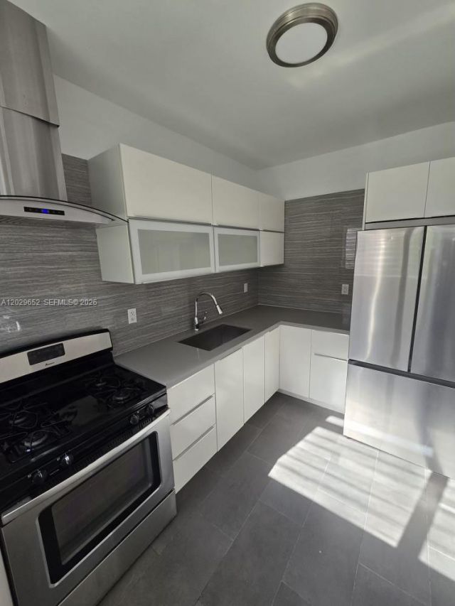 855 80th St, Unit 4, Miami Beach, FL 33141 Photo