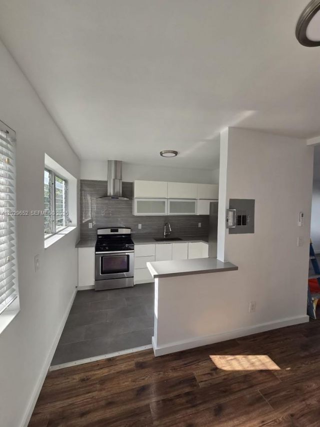 855 80th St, Unit 4, Miami Beach, FL 33141 Photo