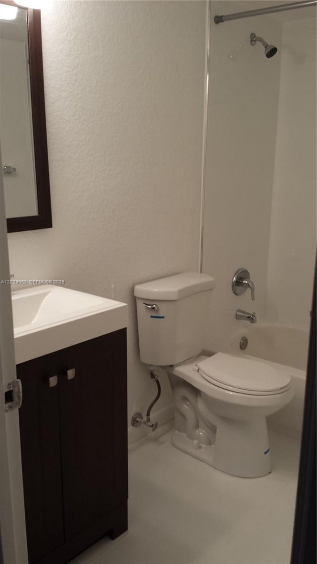 7473 SW 82nd St , Unit A313, Miami, FL 33143 Photo