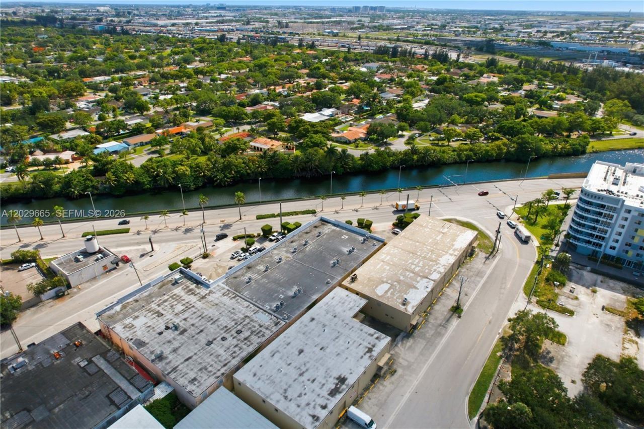 1815 W Okeechobee Rd , Hialeah, FL 33010 Photo