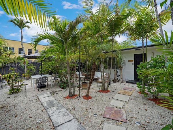 725 SW 2nd Ct, Unit 2, Fort Lauderdale, FL 33312