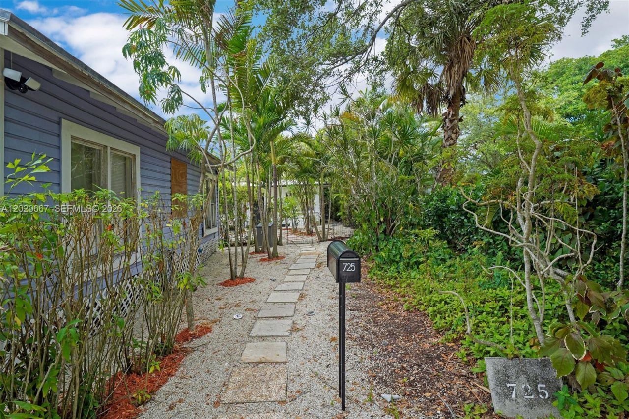 725 SW 2nd Ct, Unit 2, Fort Lauderdale, FL 33312 Photo