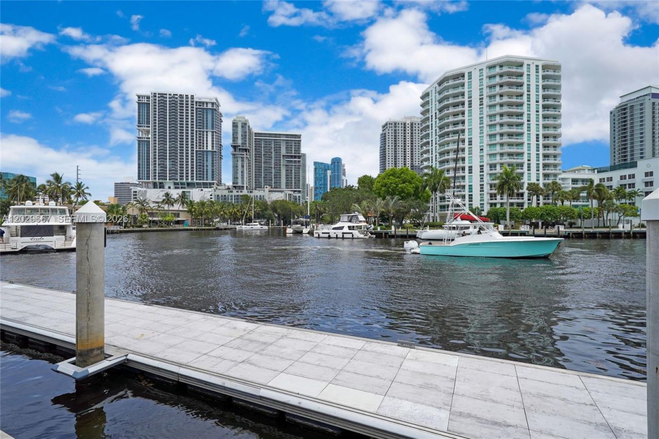 725 SW 2nd Ct, Unit 2, Fort Lauderdale, FL 33312 Photo