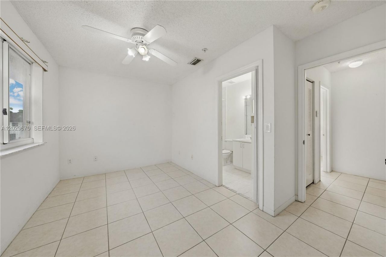 8185 NW 8th St , Unit F5, Miami, FL 33126 Photo