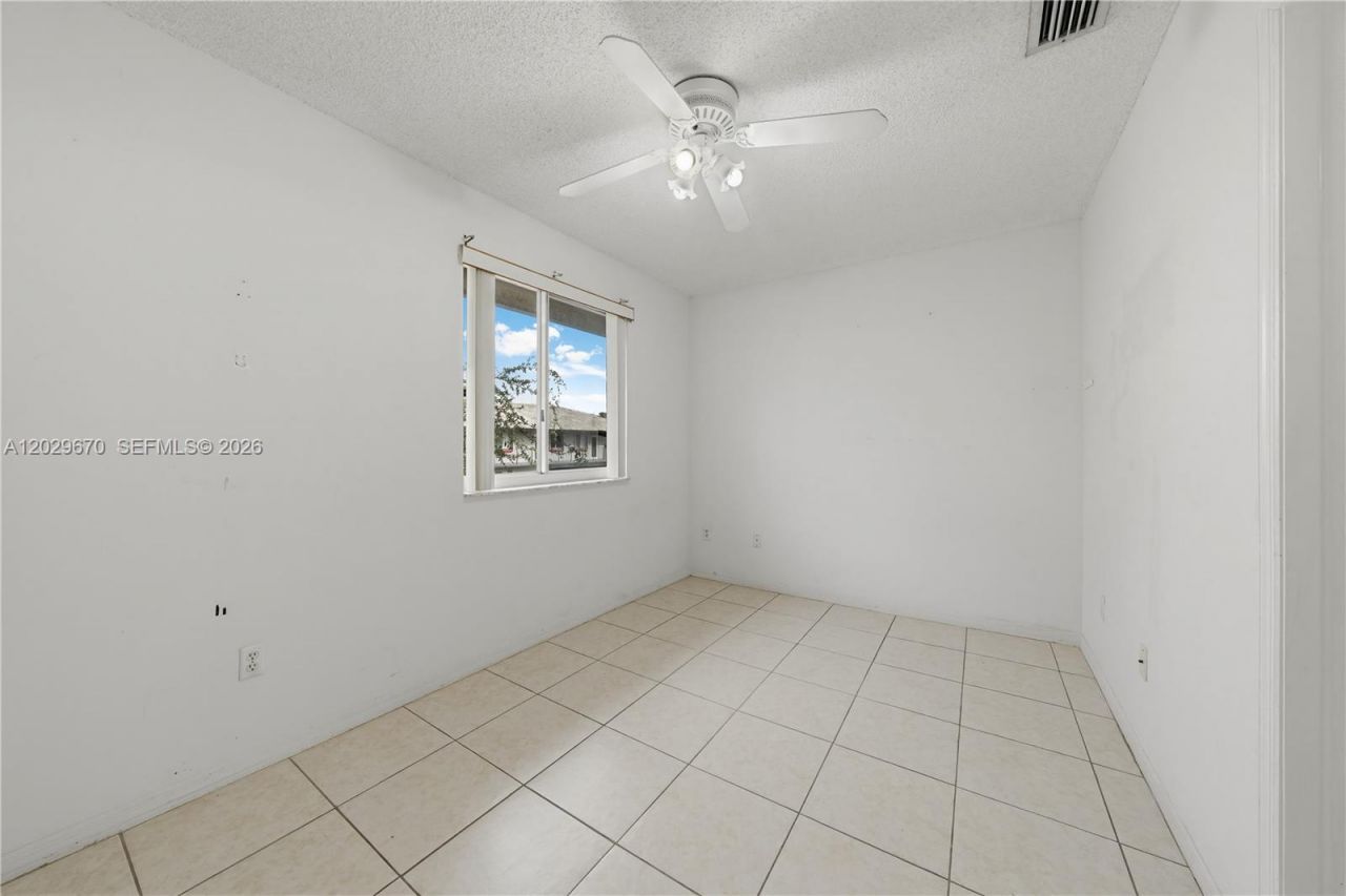8185 NW 8th St , Unit F5, Miami, FL 33126 Photo