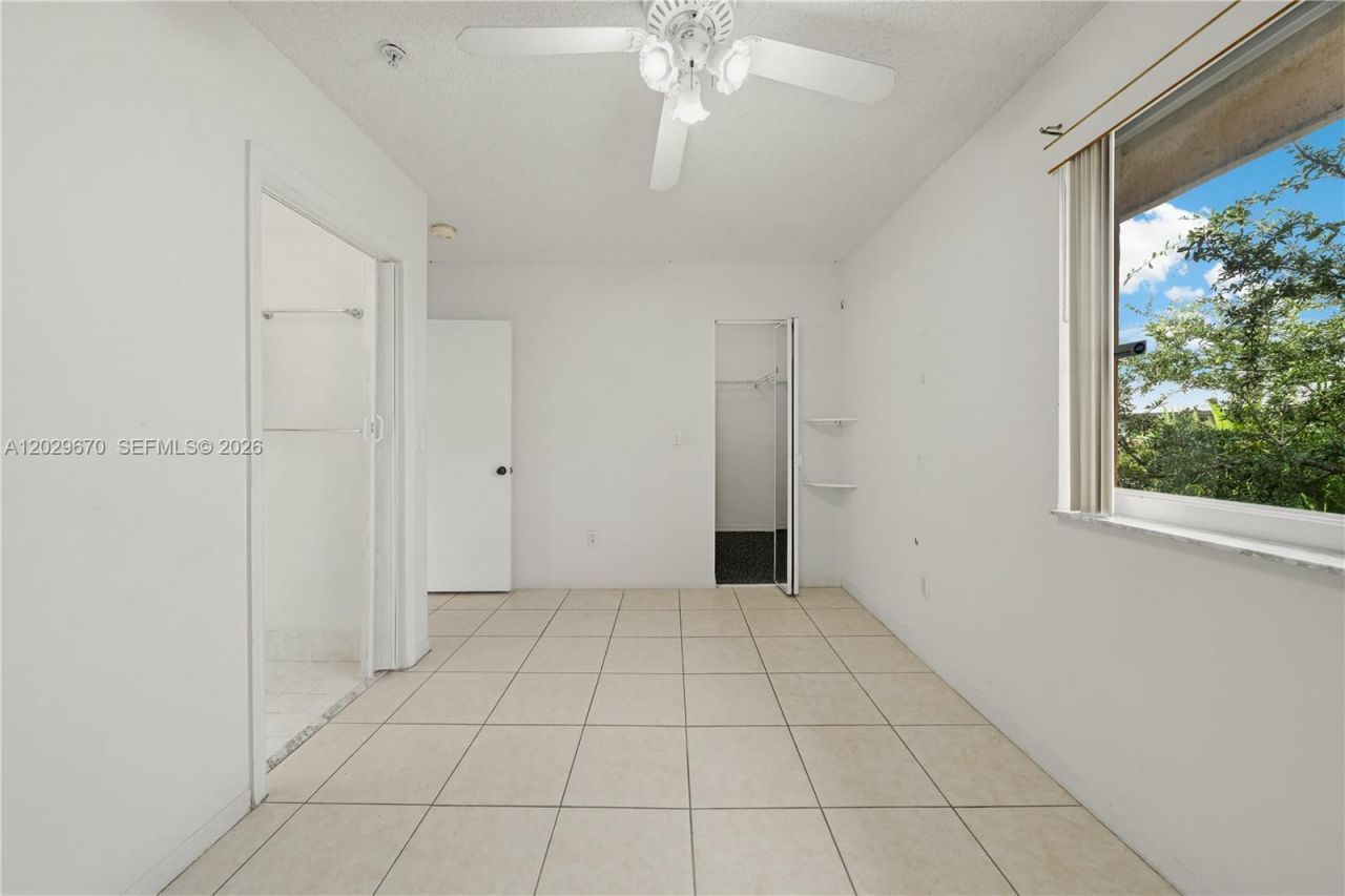 8185 NW 8th St , Unit F5, Miami, FL 33126 Photo