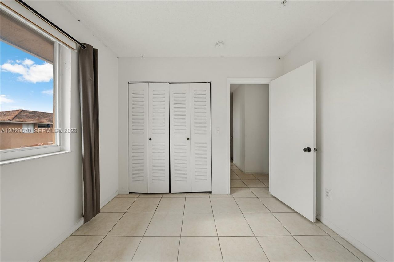 8185 NW 8th St , Unit F5, Miami, FL 33126 Photo