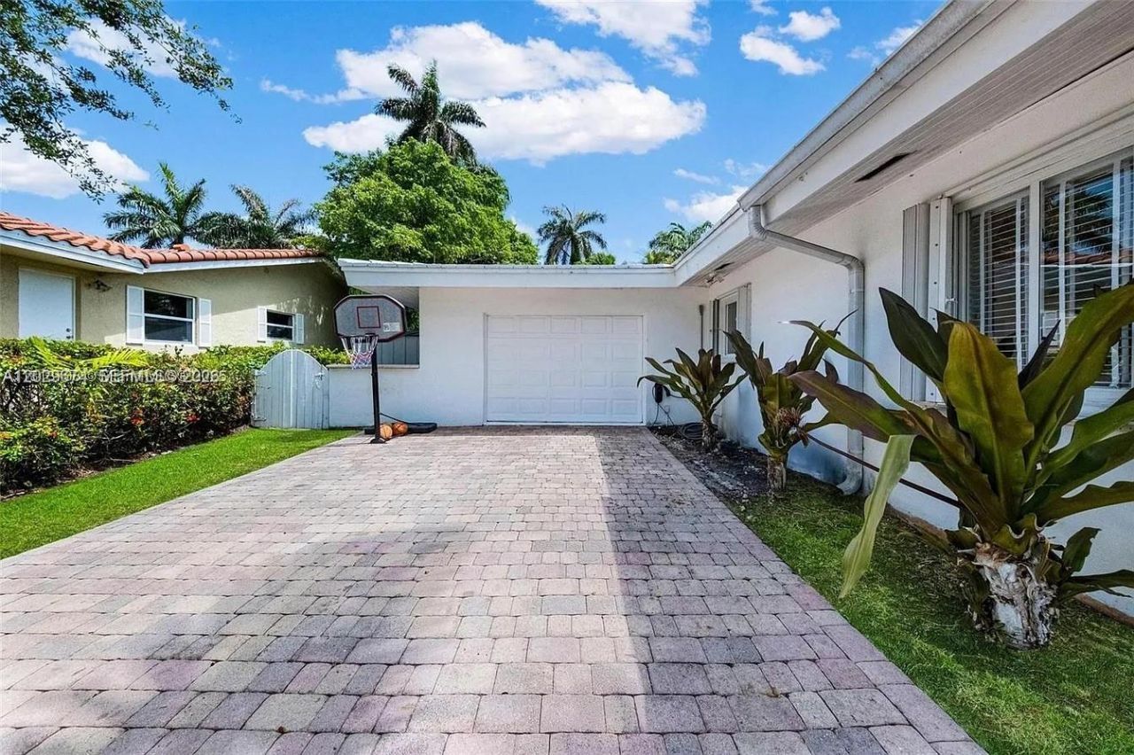 1255 NE 93rd St , Miami Shores, FL 33138 Photo