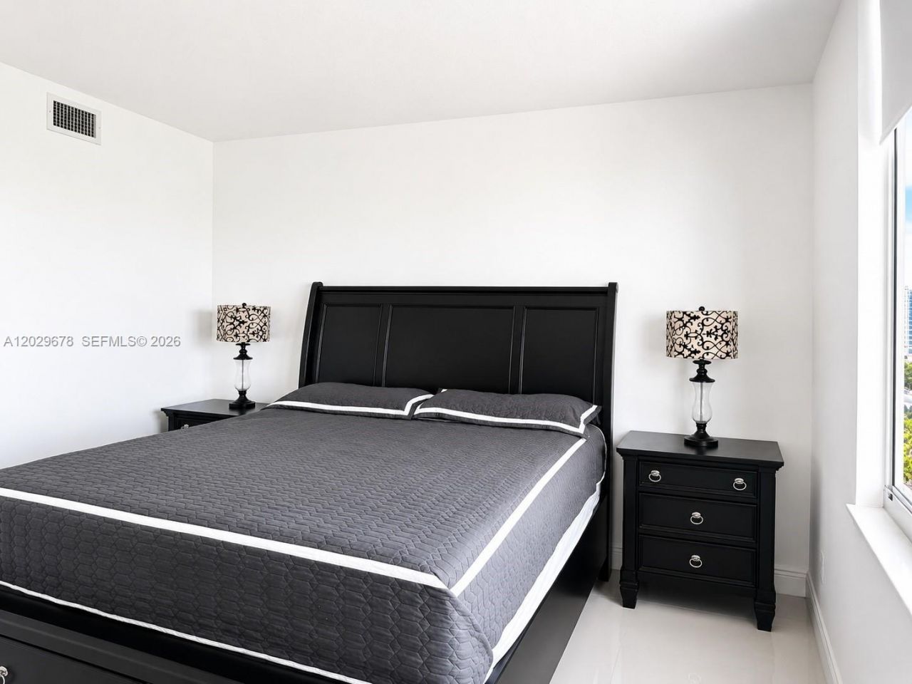 325 S Biscayne Blvd , Unit 717, Miami, FL 33131 Photo