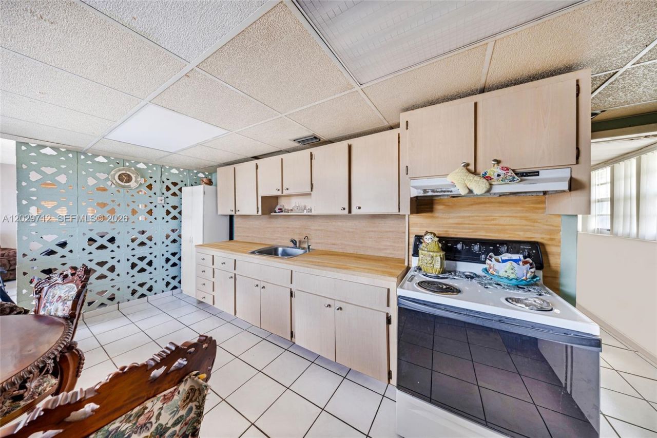 3532 NW 4th Ter , Miami, FL 33125 Photo
