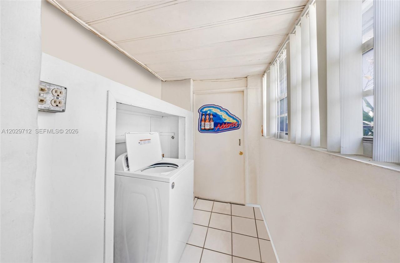 3532 NW 4th Ter , Miami, FL 33125 Photo